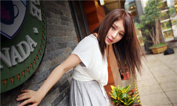 伊犁想找一个女性生孩子给报酬-｛找个女人生孩子多少钱｝