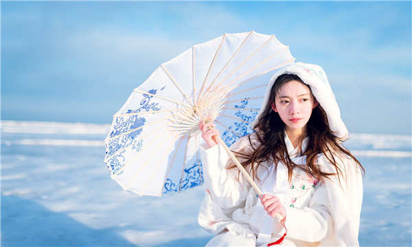 伊犁试管代怀生子多少钱一个？助孕之路的费用分析与方案选择
